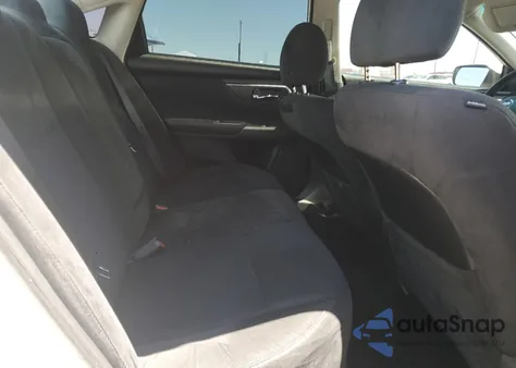 2015 Nissan Altima 2.5 z USA, uszkodzony, nr VIN 1N4AL3AP9FN347997